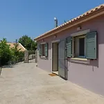 Mater Terra-private Vila