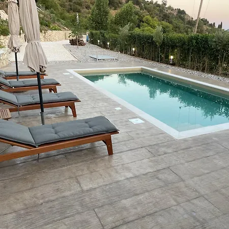Mater Terra-Private Villa
