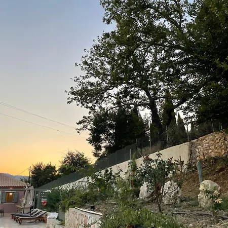 Mater Terra-Private Villa Villa
