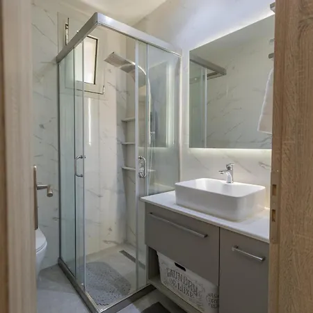 Mater Terra-private *