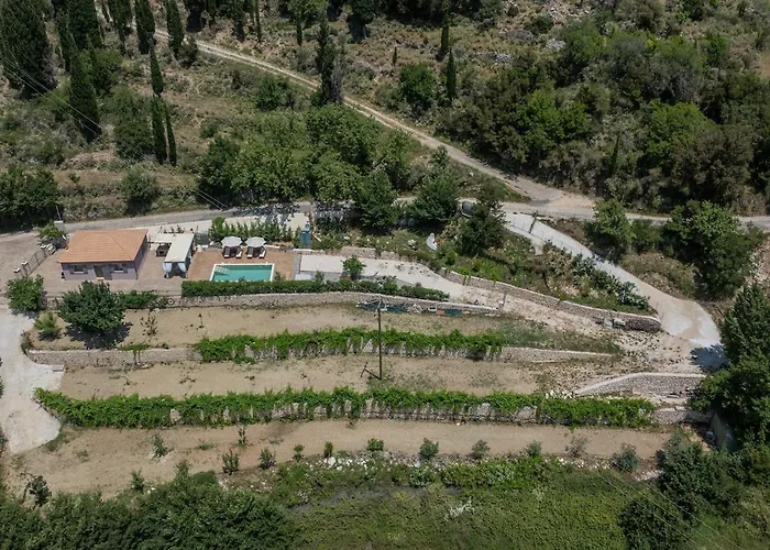 Mater Terra-private *